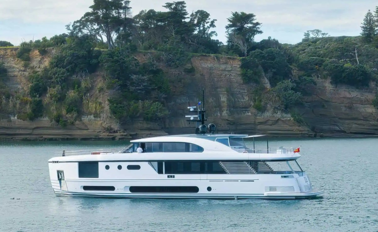 AZIMUT MAGELLANO 30M